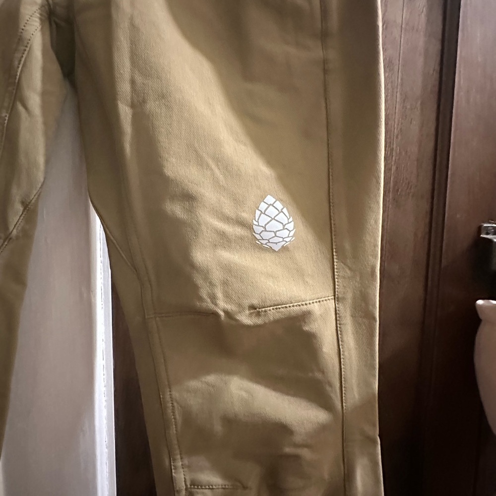 Stio Women's Khaki Green Outdoor Stretch Pants - Picture 3 of 17